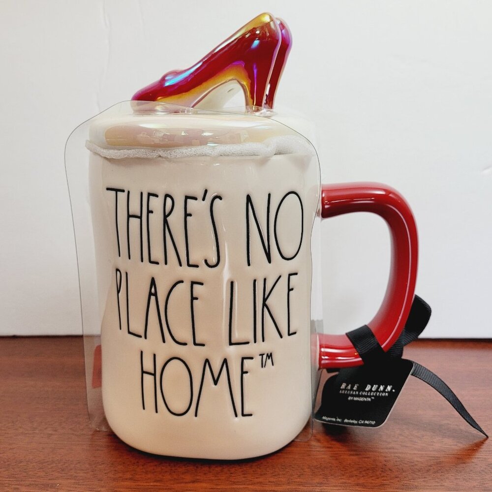 NWT Rae Dunn 'There's No Place Like Home' Mug with Topper